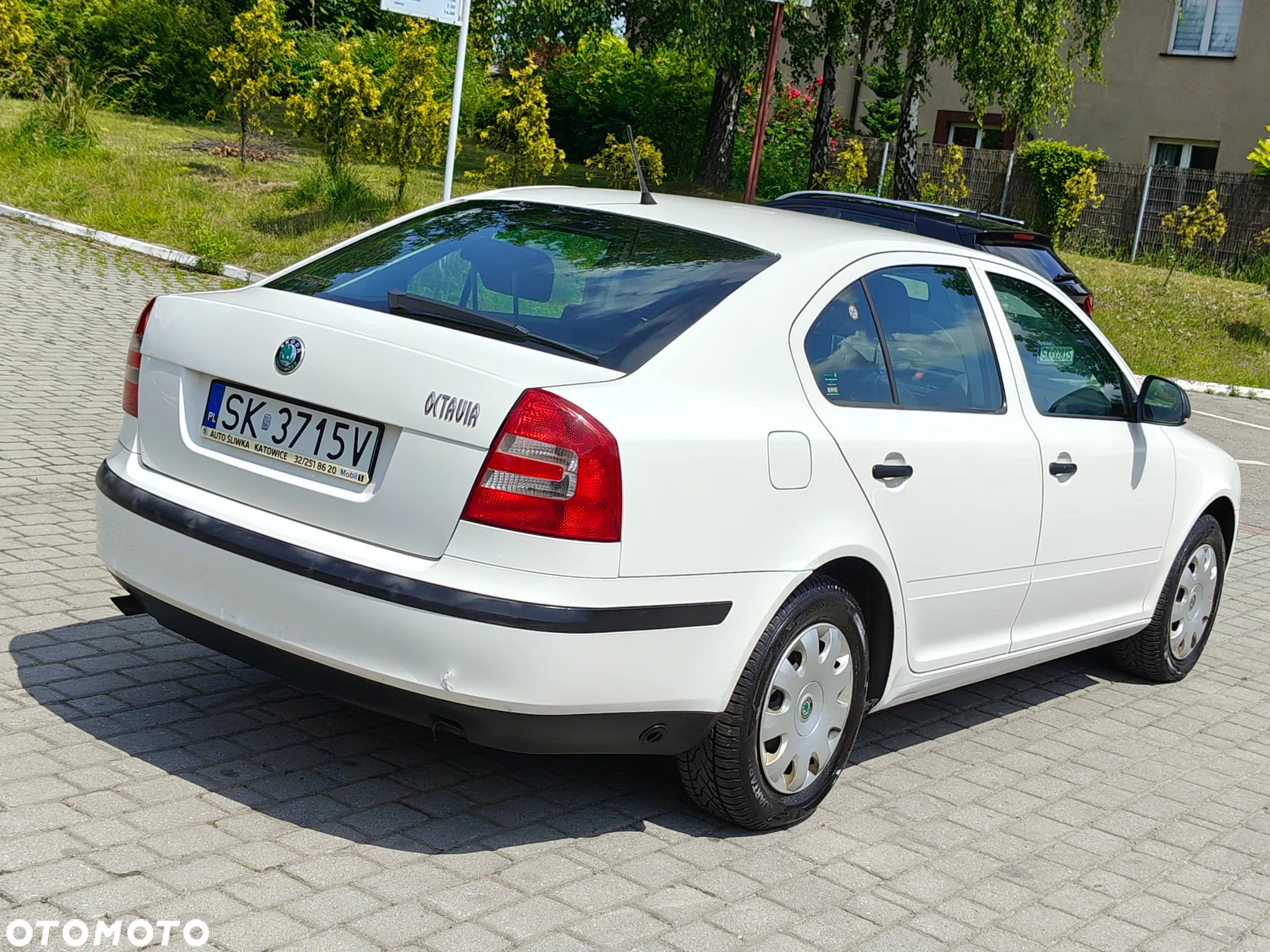 Skoda Octavia 1.6 Ambiente - 11