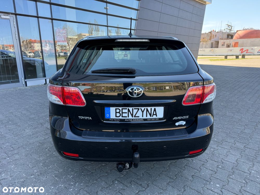 Toyota Avensis - 8