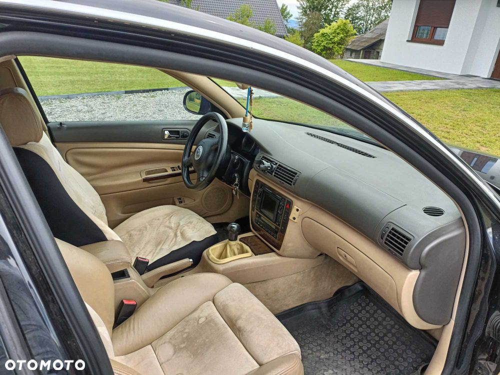 Volkswagen Passat - 4