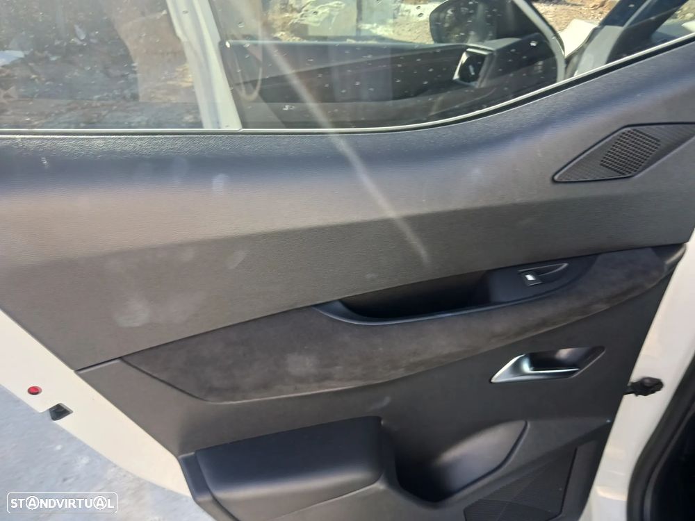 DS DS3 Crossback PureTech 130 Aut. PERFORMANCE LINE + - 30