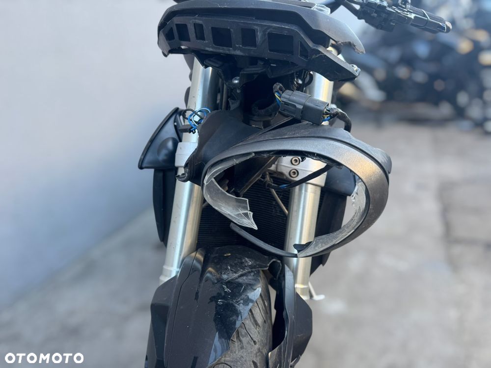 Triumph Street Triple - 13