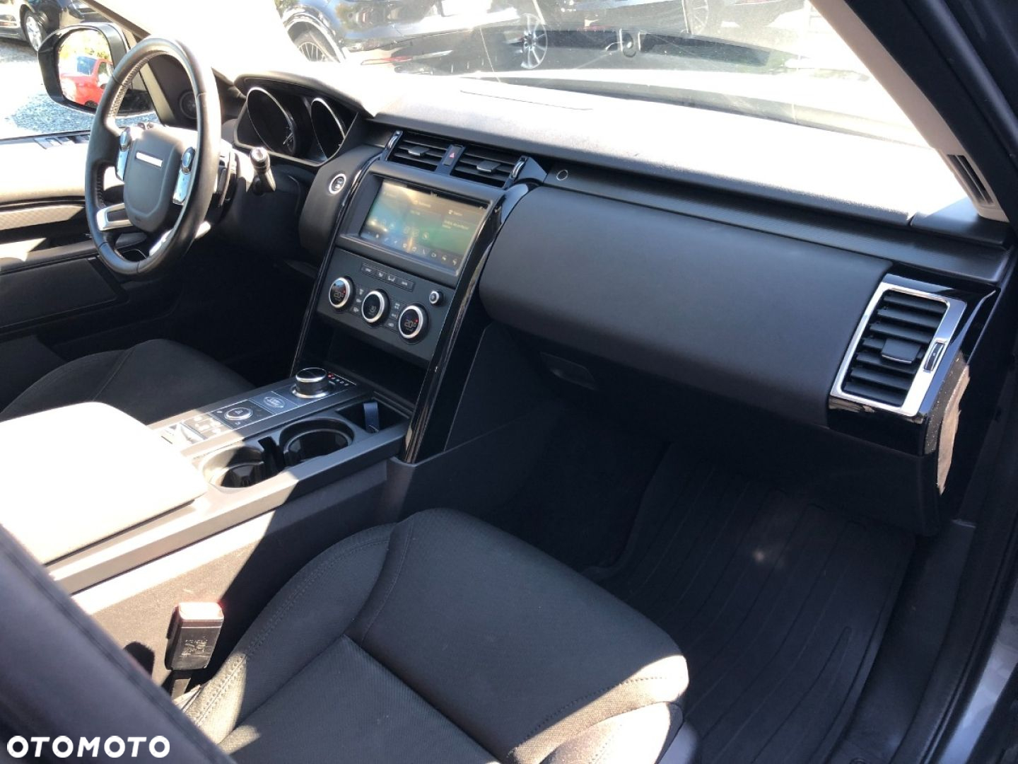 Land Rover Discovery V 2.0 SD4 SE - 34
