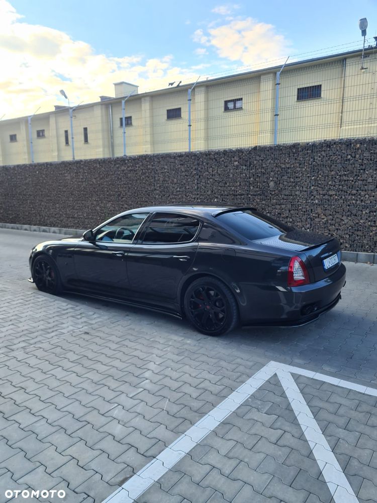 Maserati Quattroporte - 10