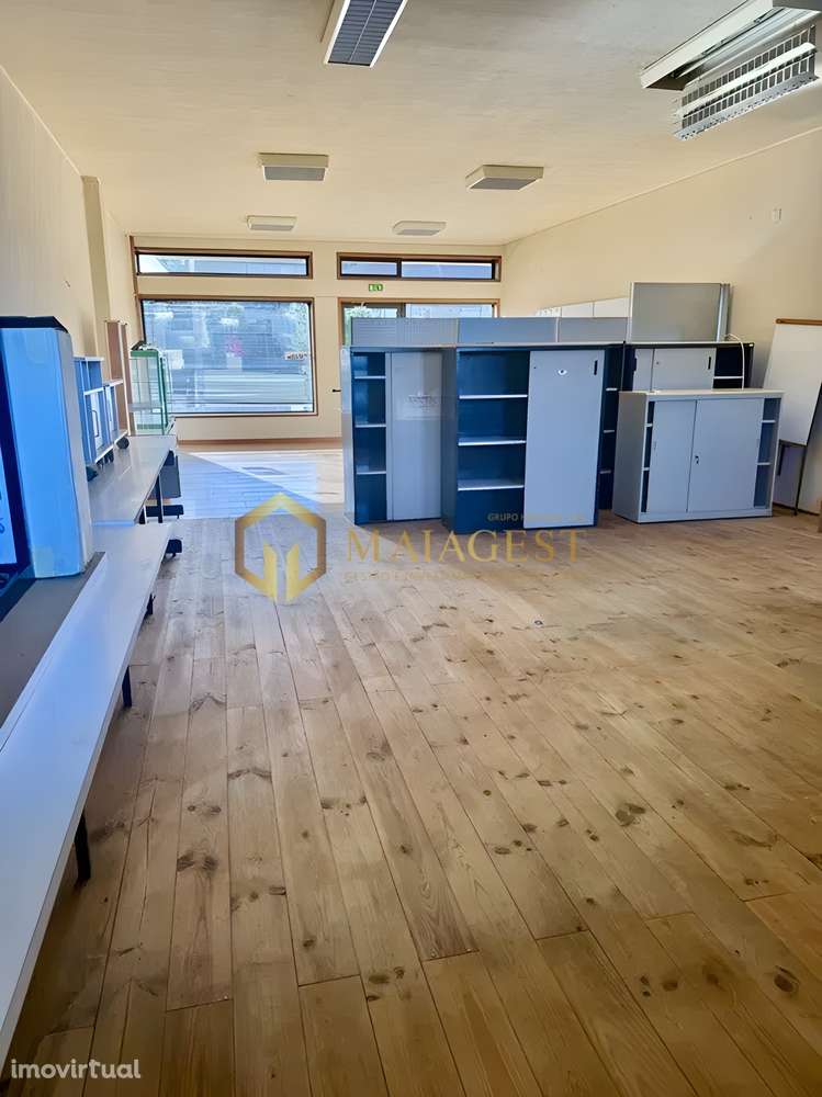 Estabelecimento Comercial com 2 Pisos e Possibilidade de Divisão - Grande imagem: 4/7