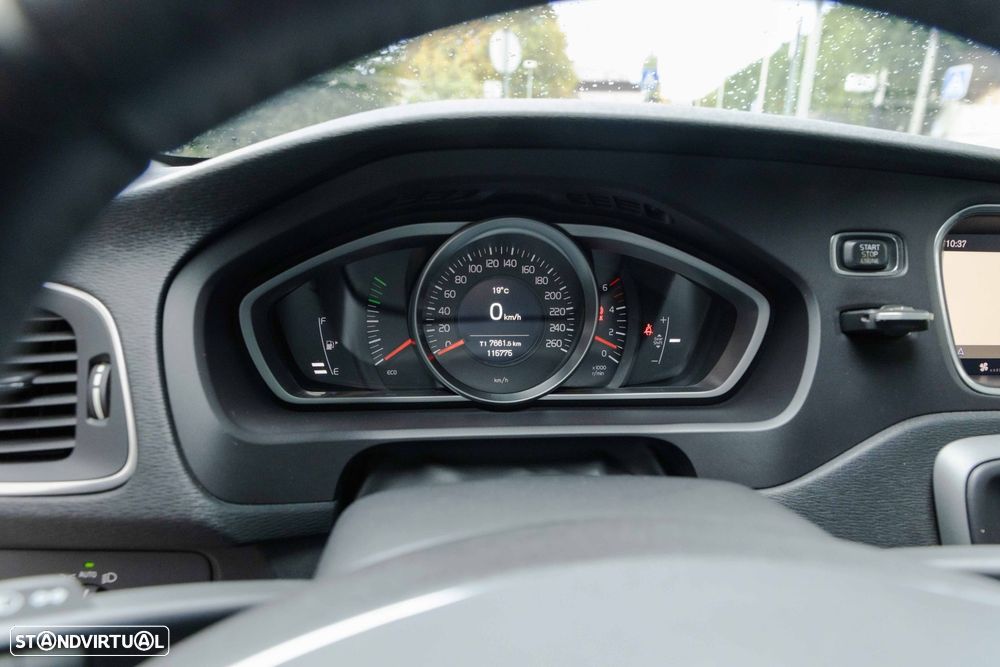 Volvo V40 2.0 D3 Momentum - 11