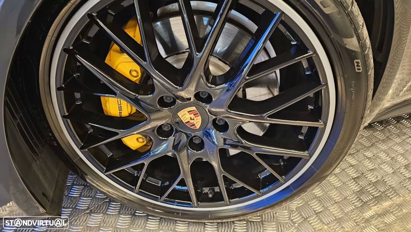 Porsche Panamera Sport Turismo 4 E-Hybrid 10 Years Edition - 25