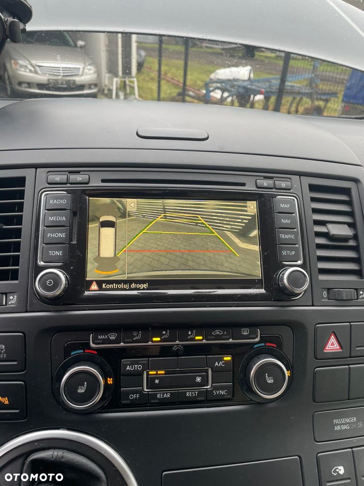 Volkswagen Multivan - 14