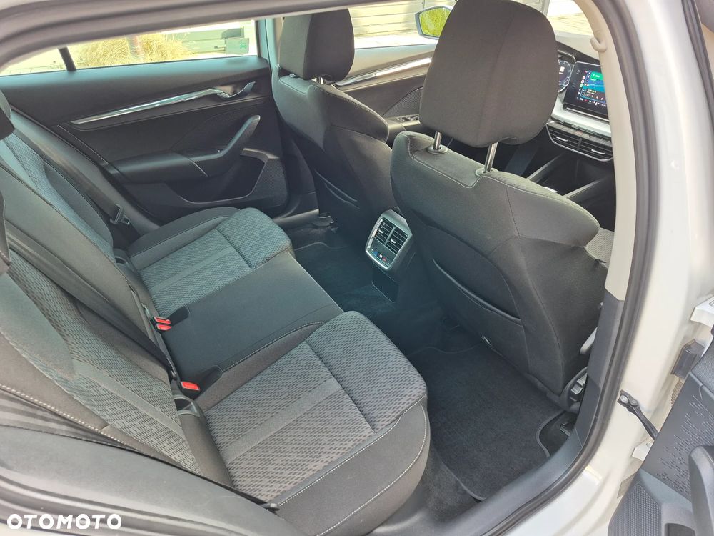 Skoda Octavia 2.0 TDI Style DSG - 10