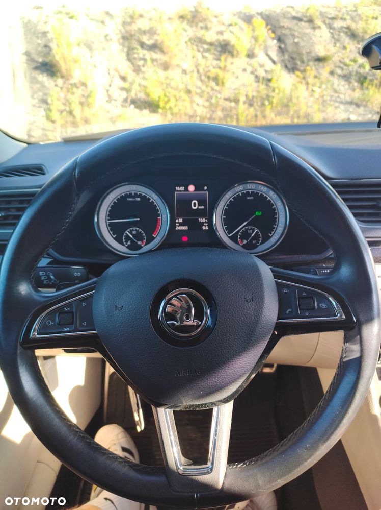Skoda Superb 2.0 TDI 4x4 L&K DSG - 15
