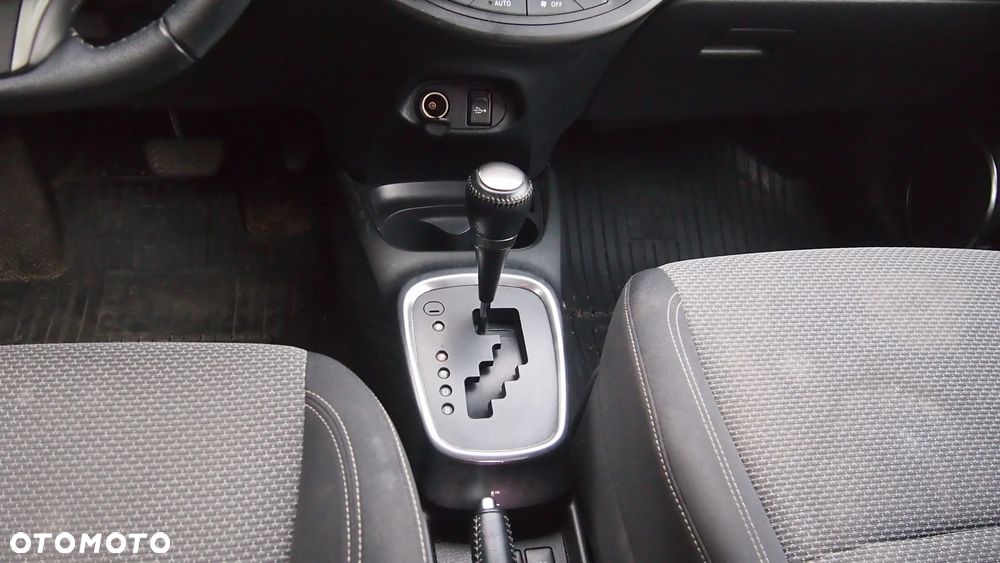 Toyota Yaris - 11