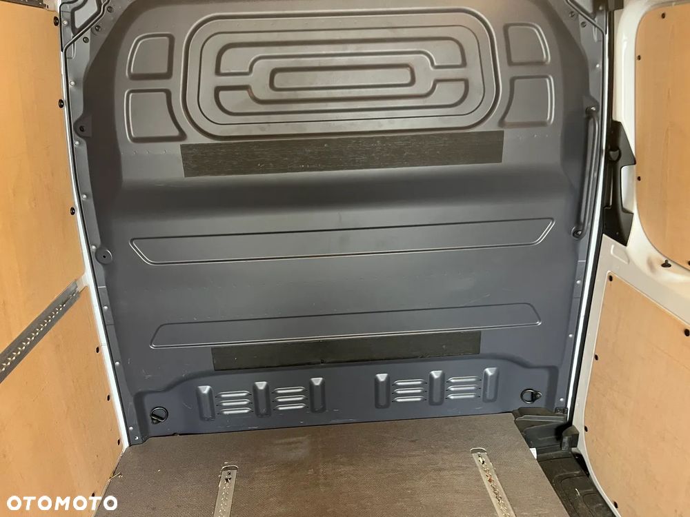 Mercedes-Benz Sprinter - 20