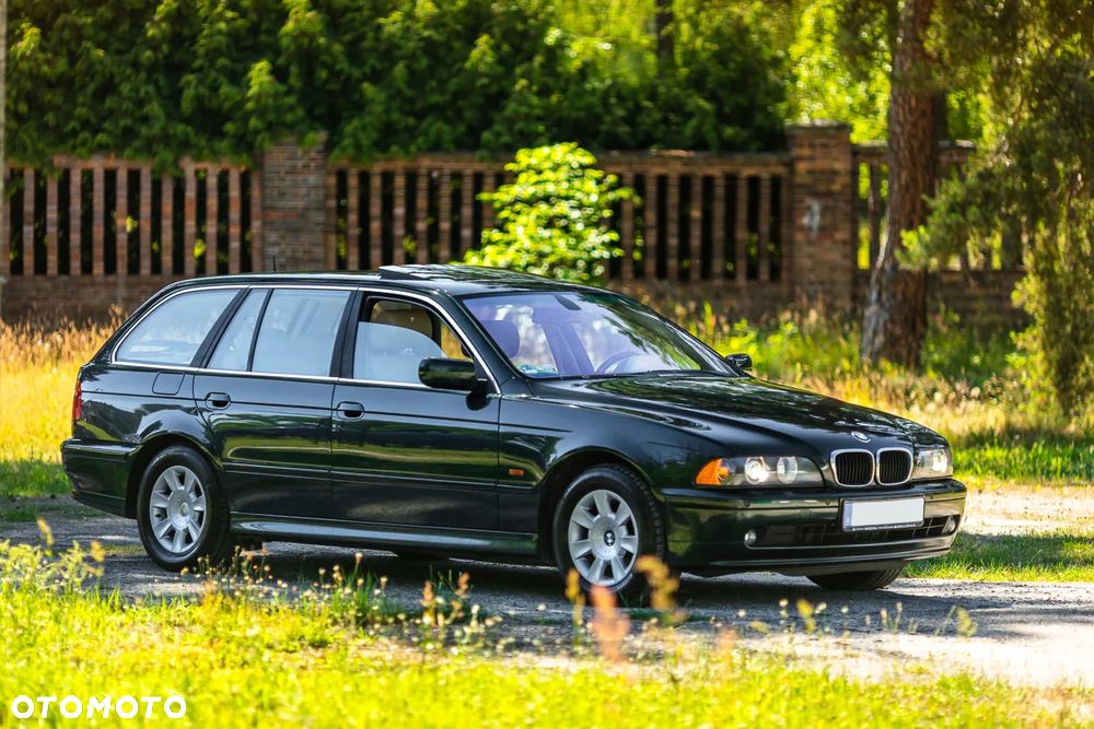 BMW Seria 5 525d Touring - 8