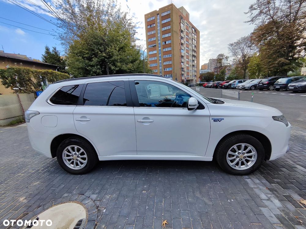 Mitsubishi Outlander 2.0 4WD - 9