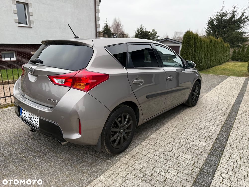 Toyota Auris 2.0 D-4D Prestige - 23