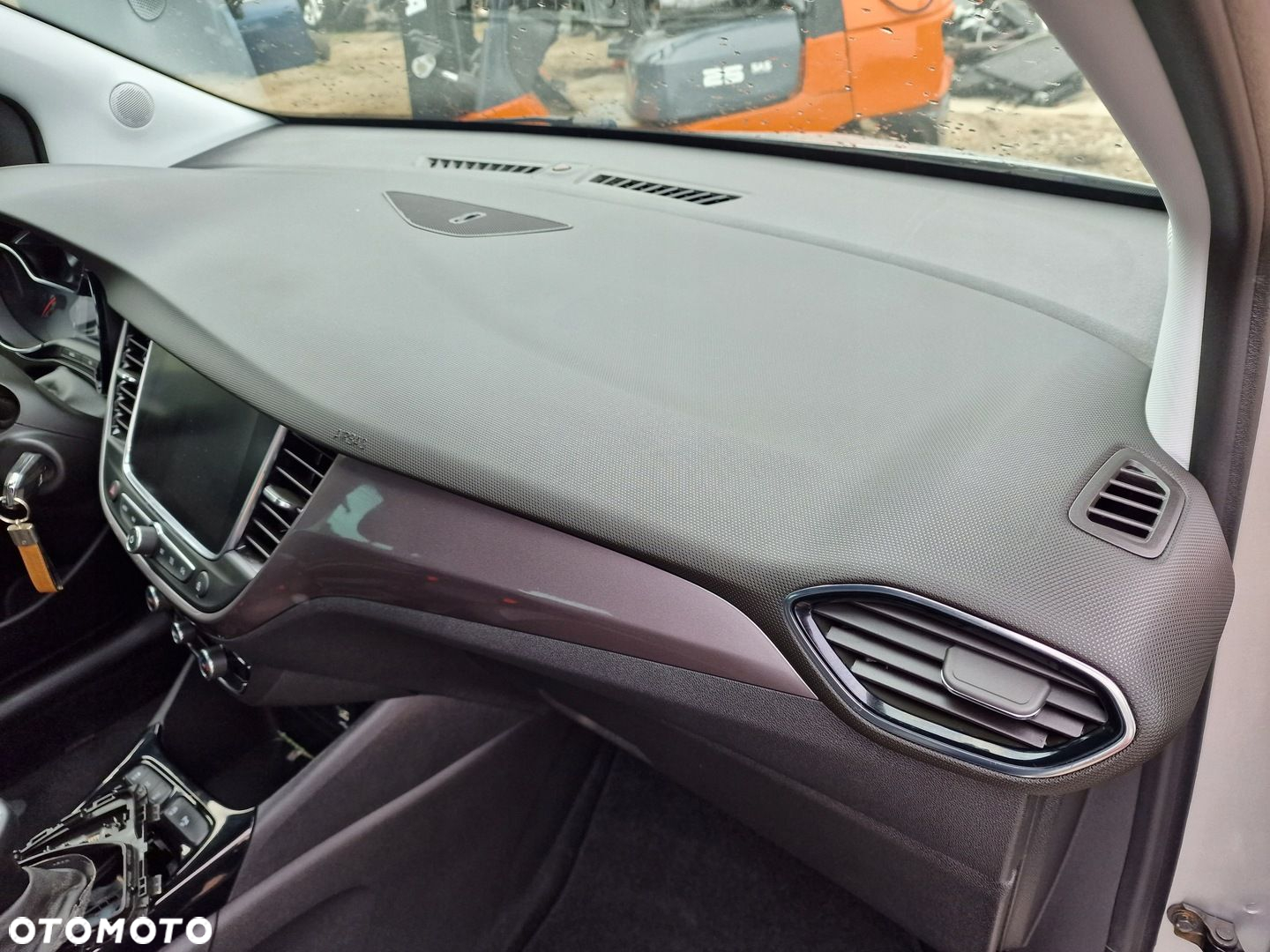 DESKA KOKPIT KONSOLA OPEL CROSSLAND X - 2