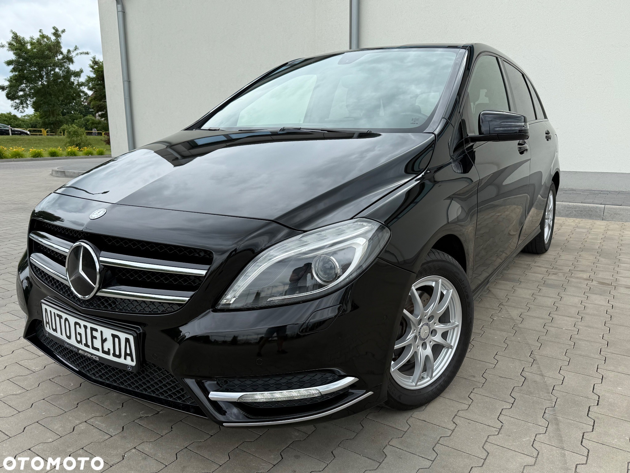 Mercedes-Benz Klasa B 180 UrbanStyle Edition - 7