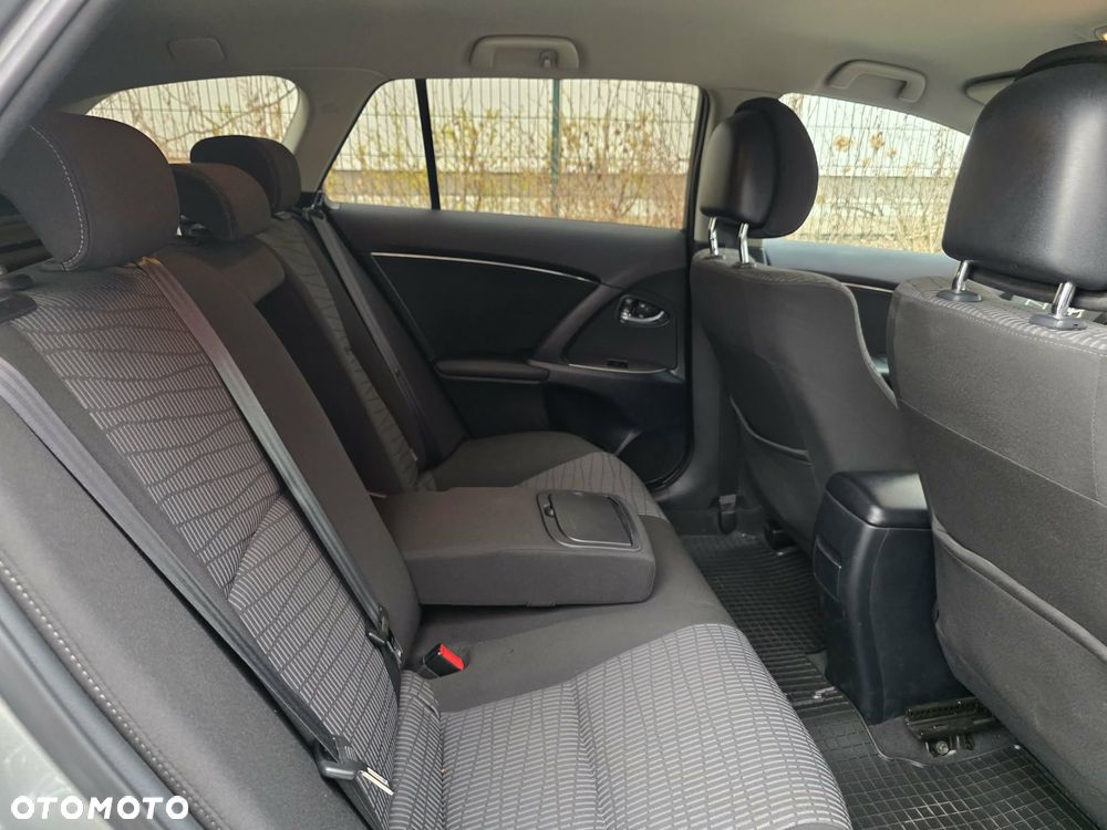 Toyota Avensis Touring Sports 1.8 Team Deutschland - 13