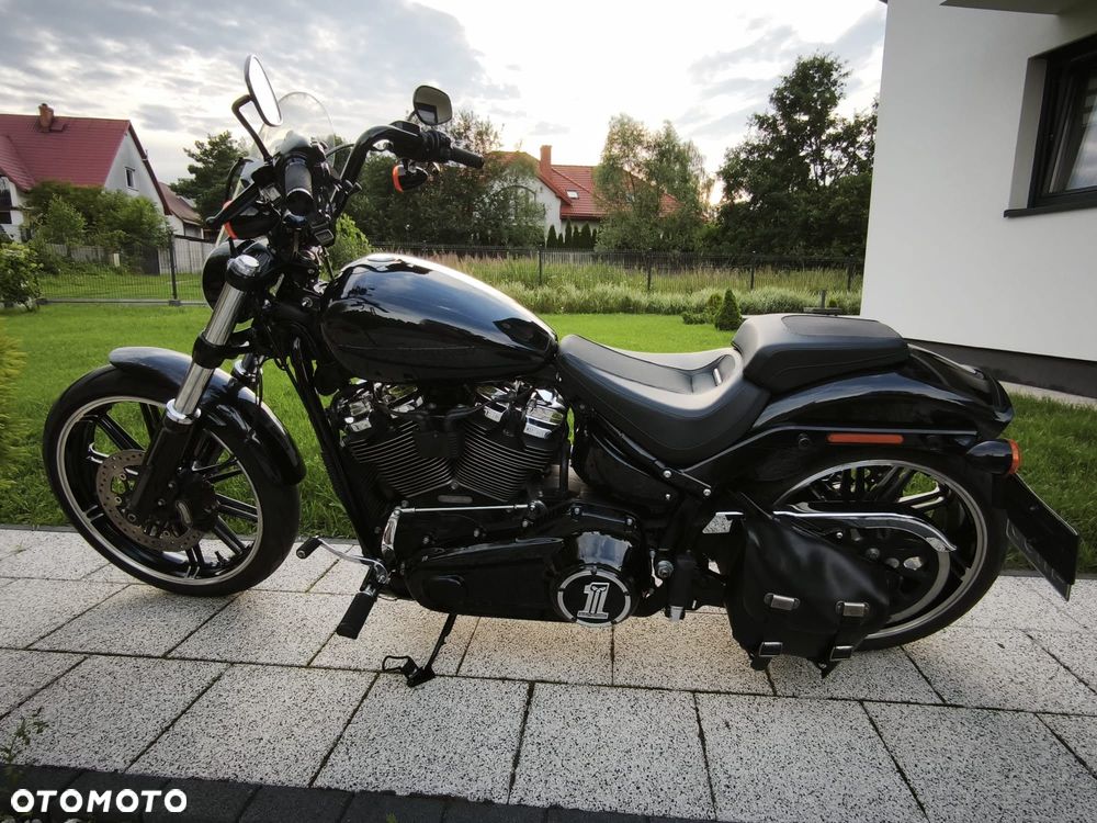 Harley-Davidson Softail Breakout - 14