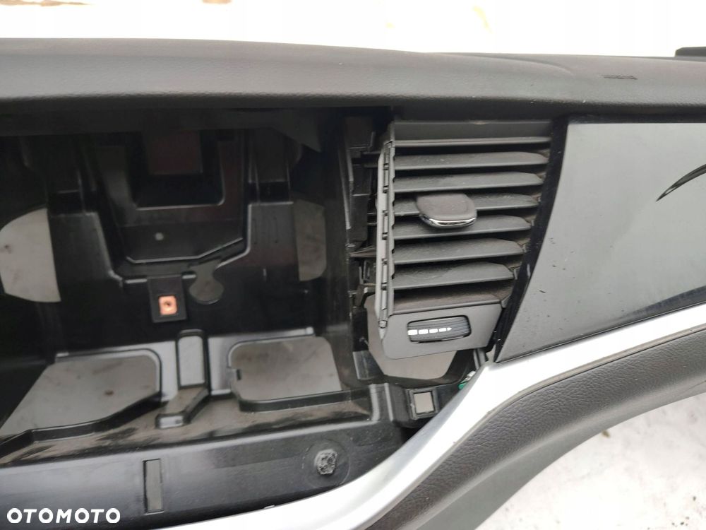 DESKA ROZDZIELCZA KONSOLA OPEL ASTRA 5 V K - 4