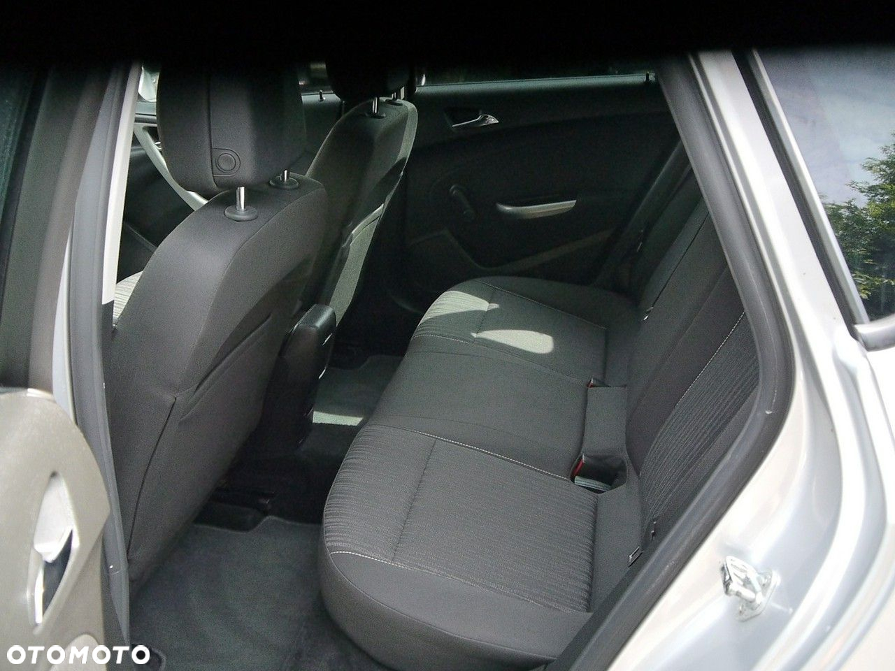 Opel Astra IV 1.4 T Cosmo - 25