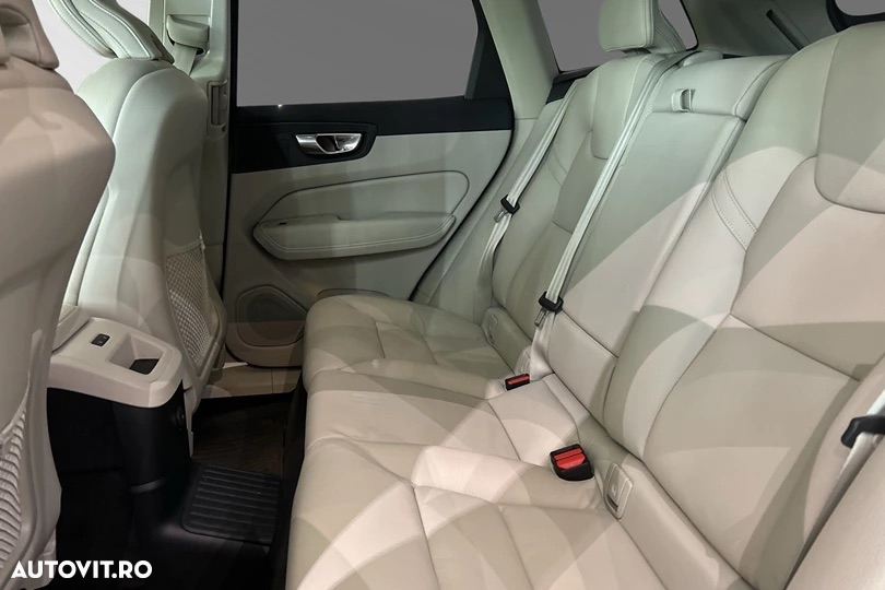 Volvo XC 60 T6 AWD Plug-in Hybrid Plus Bright - 17