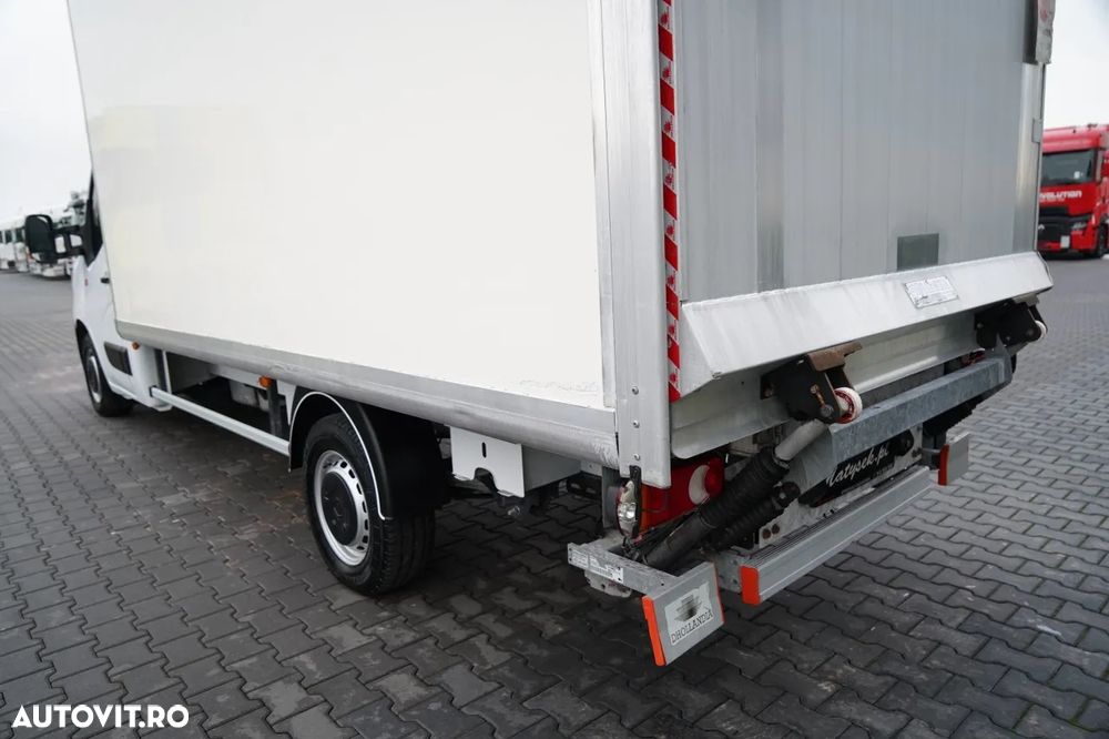 Renault MASTER / CONTAINER / LIFT / MASĂ NETĂ: 3500 KG / 2020 - 10