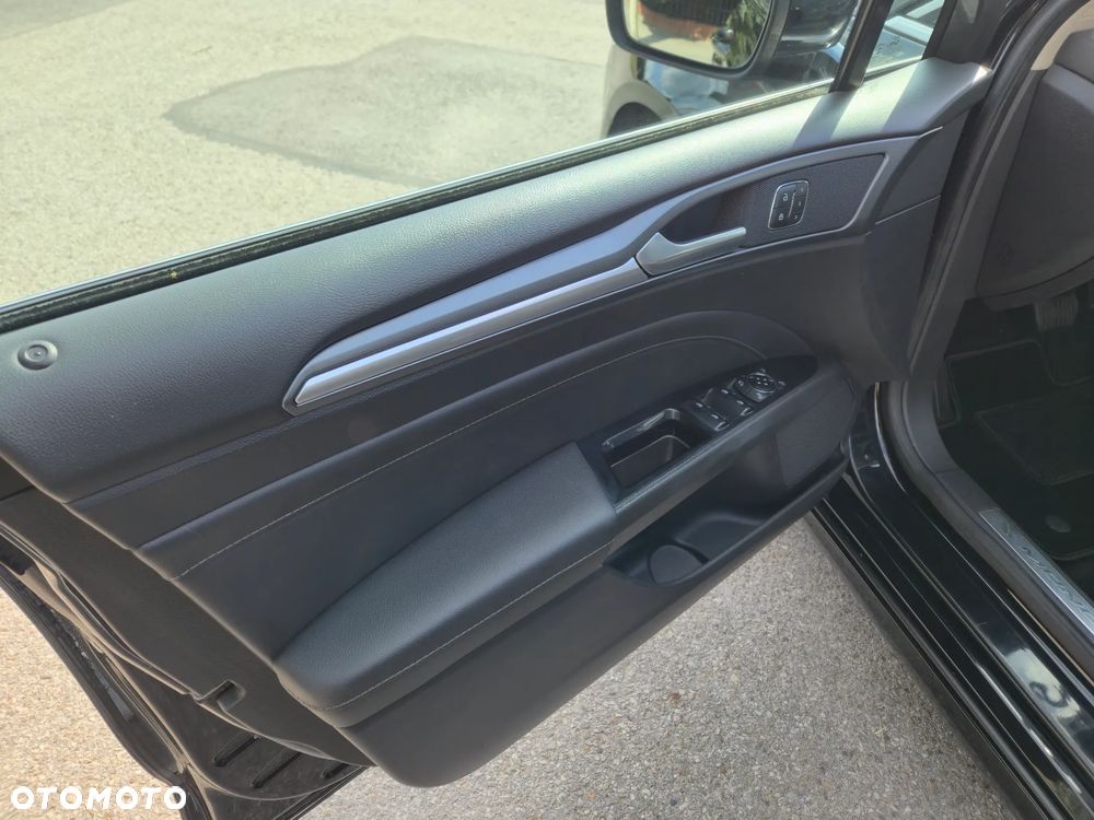 Ford Mondeo - 30