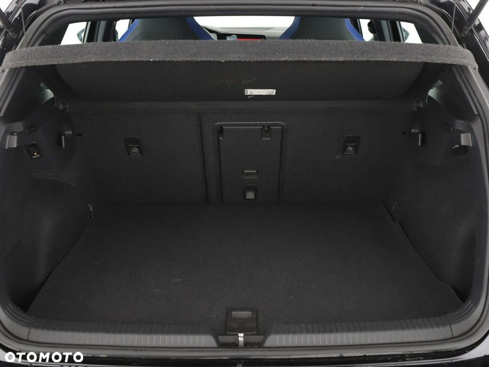 Volkswagen Golf - 21