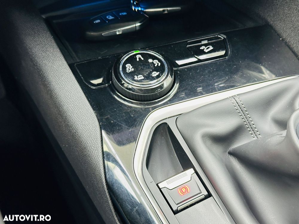 Peugeot 5008 1.2 Puretech Turbo s&s GT-Line - 34