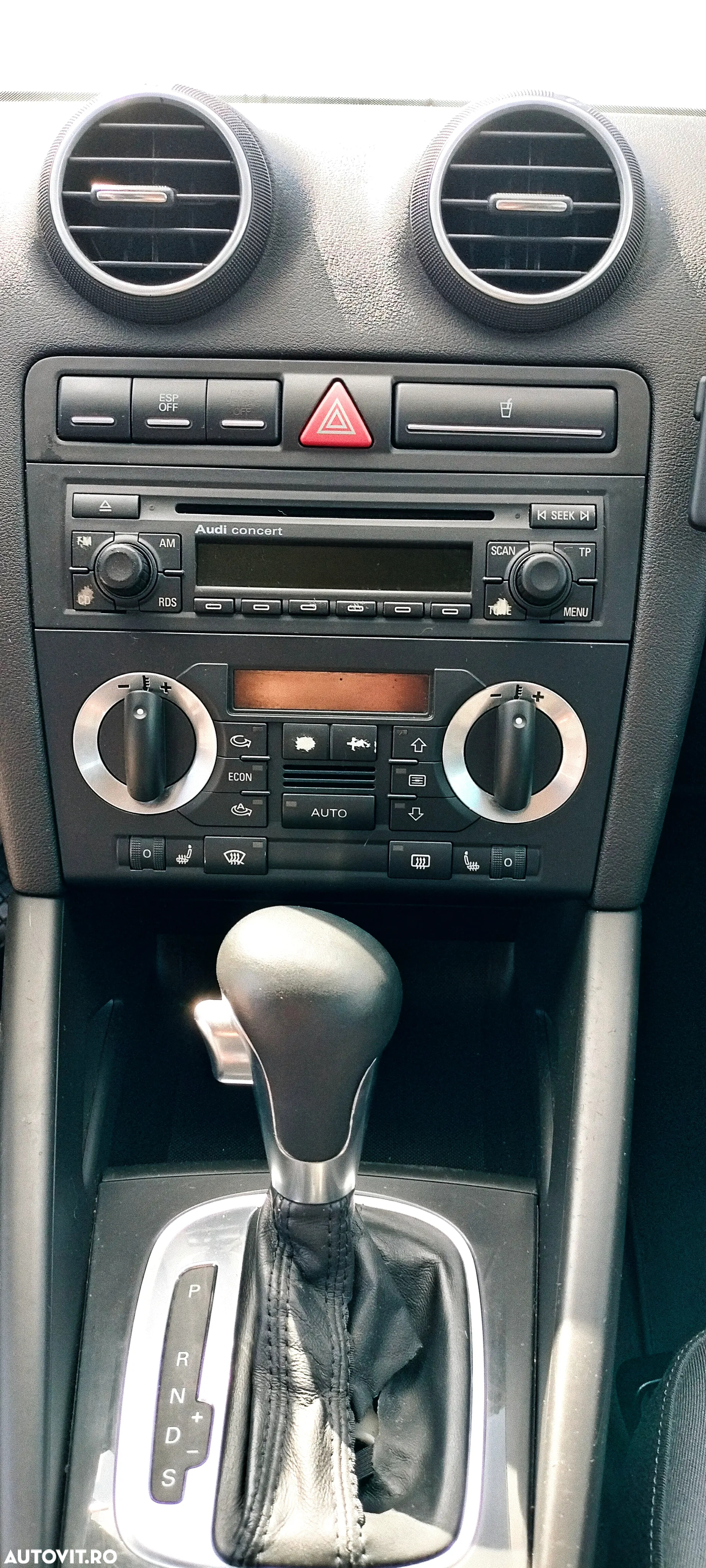 Audi A3 2.0 TDI Sportback DPF (DSG) S tronic Ambiente - 12