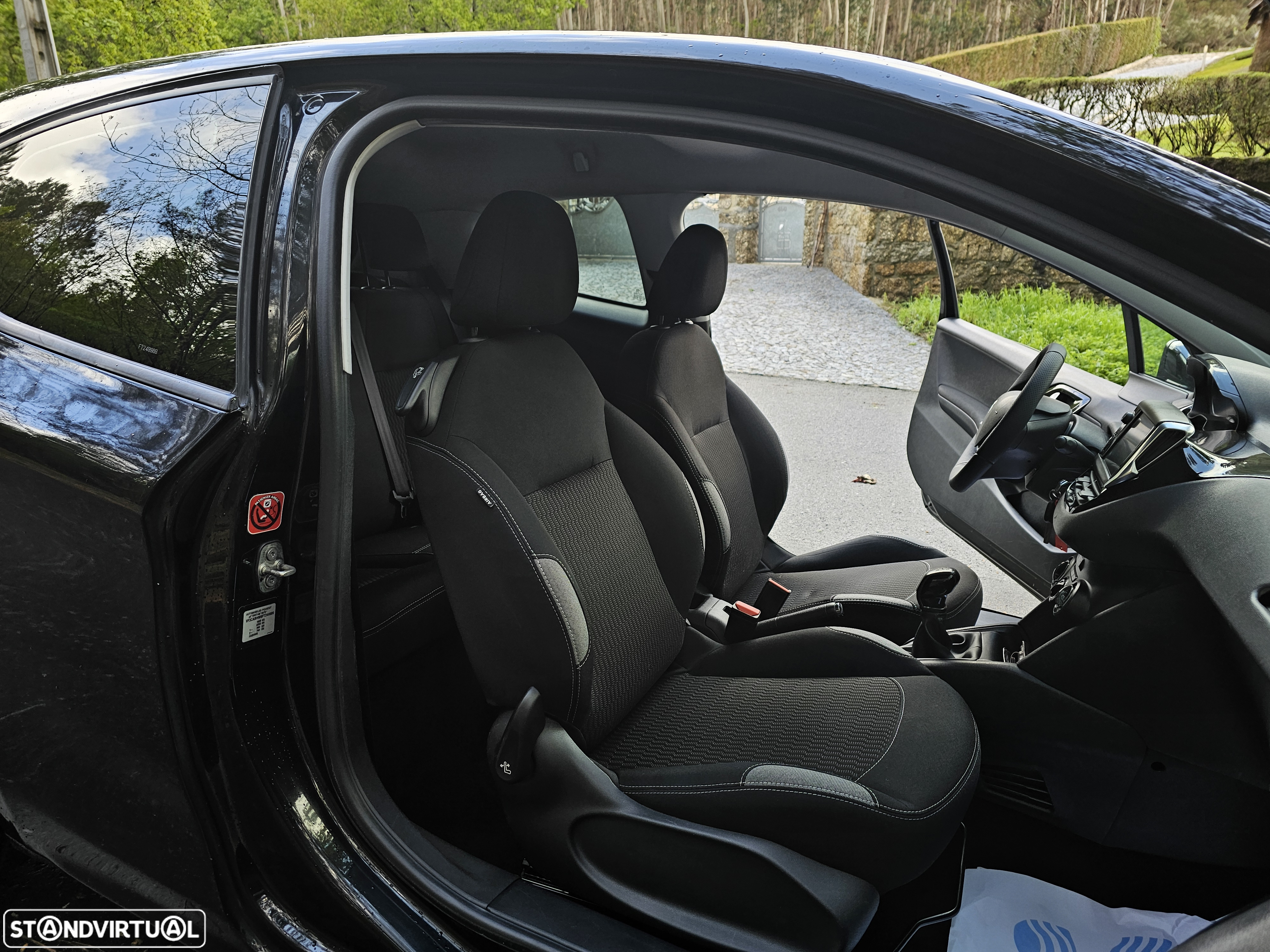 Peugeot 208 e-HDi 92 Stop&Start Allure - 14