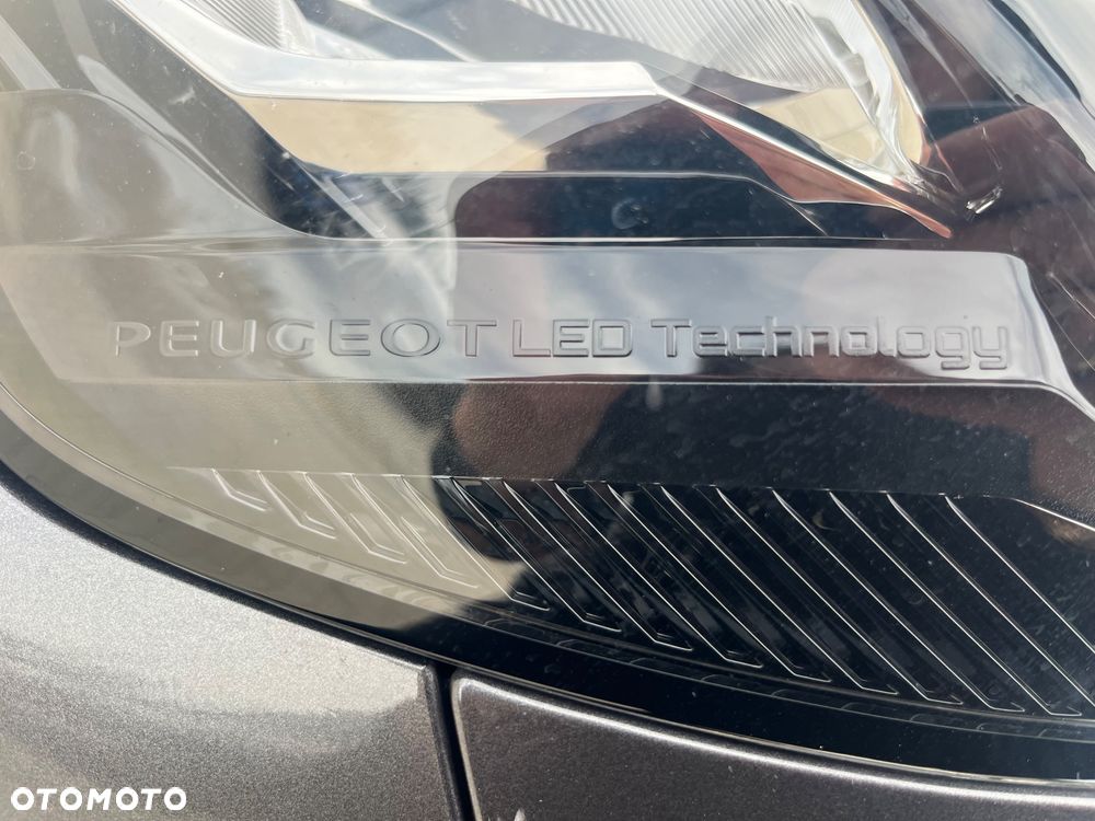 Peugeot 2008 BlueHDi 110 Allure - 11