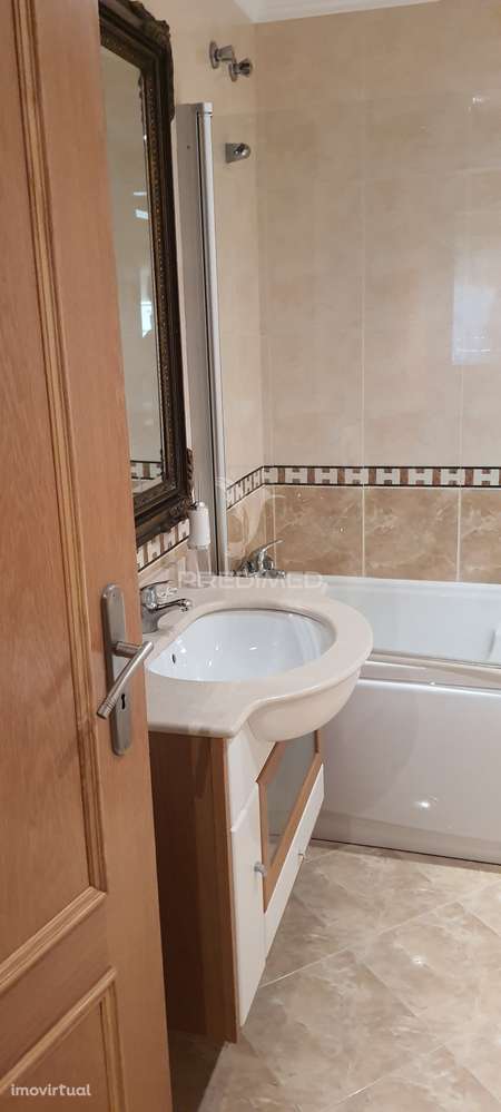 Apartamento T2 com terraço, garagem e arrecadação -Urb. das Caldela... - Grande imagem: 4/31