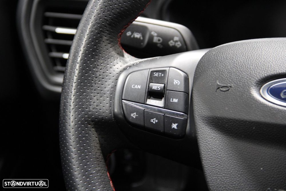 Ford Focus 1.0 EcoBoost ST-Line - 10