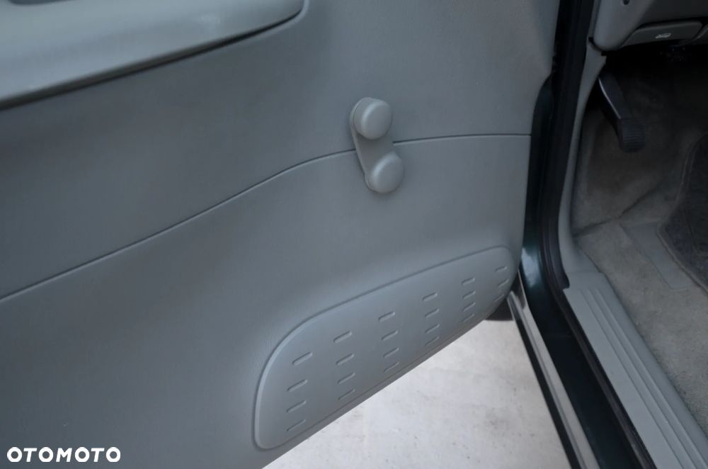 Dodge Caravan SE 3.0 - 26