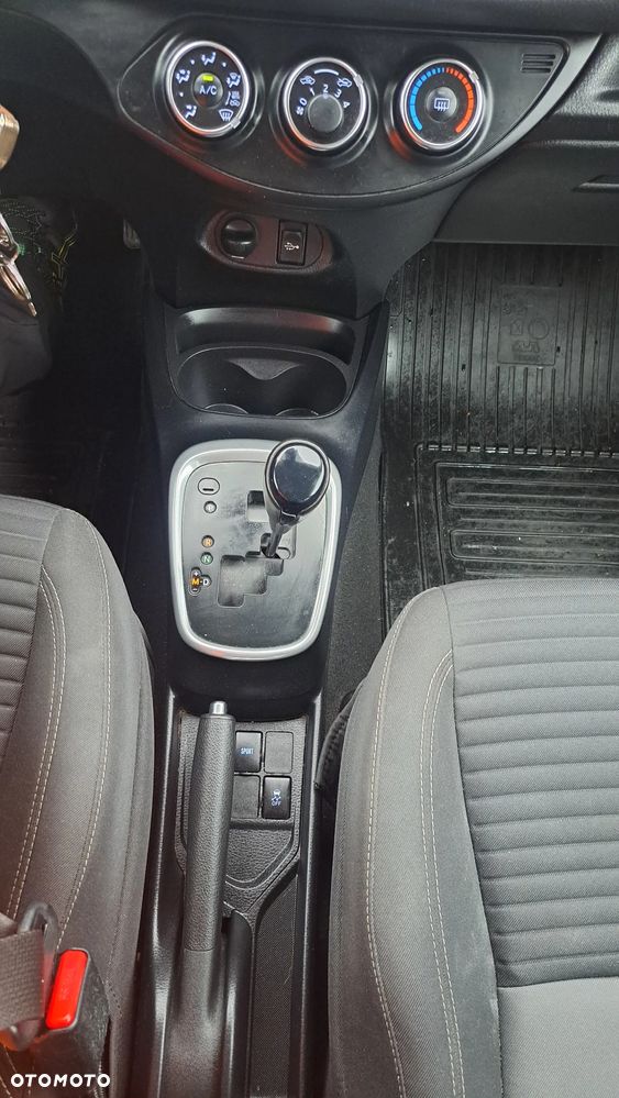 Toyota Yaris 1.5 Premium CVT - 8