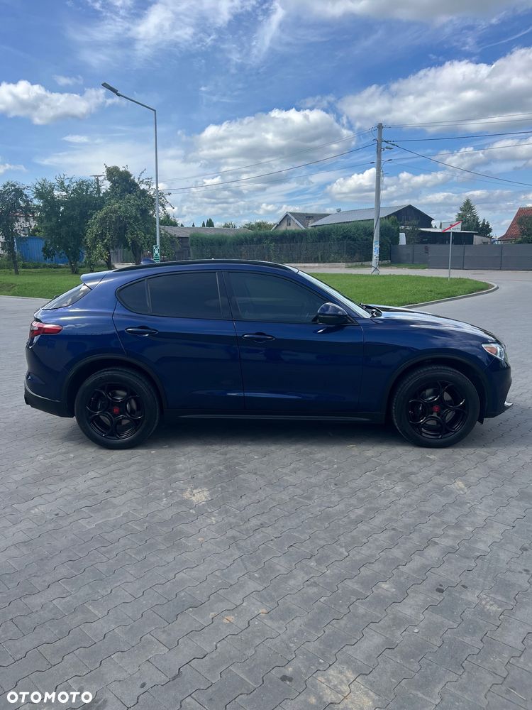 Alfa Romeo Stelvio 2.0 Turbo 16V AT8-Q4 Ti - 5