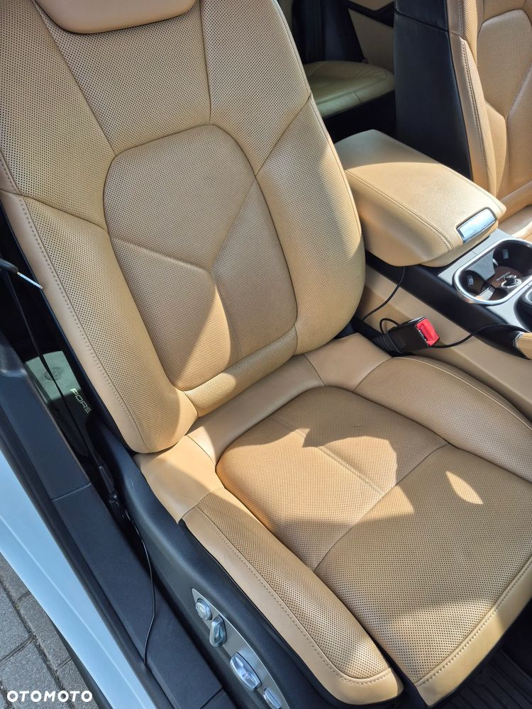 Porsche Cayenne Standard - 20