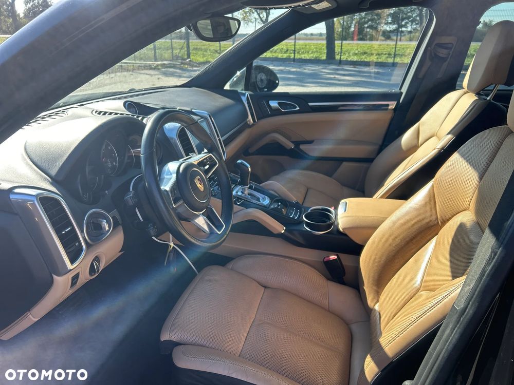 Porsche Cayenne Standard - 17