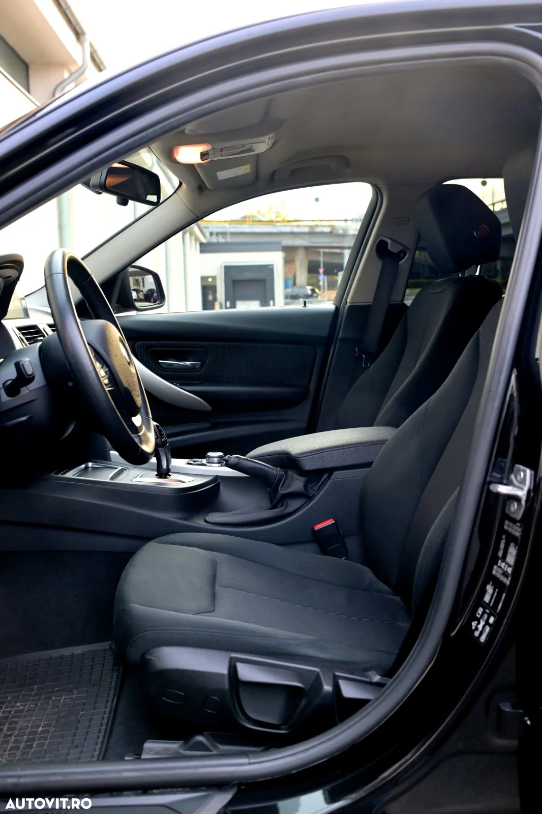 BMW Seria 3 320d Touring xDrive Aut. - 18