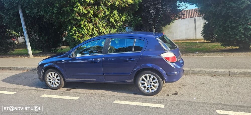 Opel Astra 1.7 CDTI Cosmo - 4