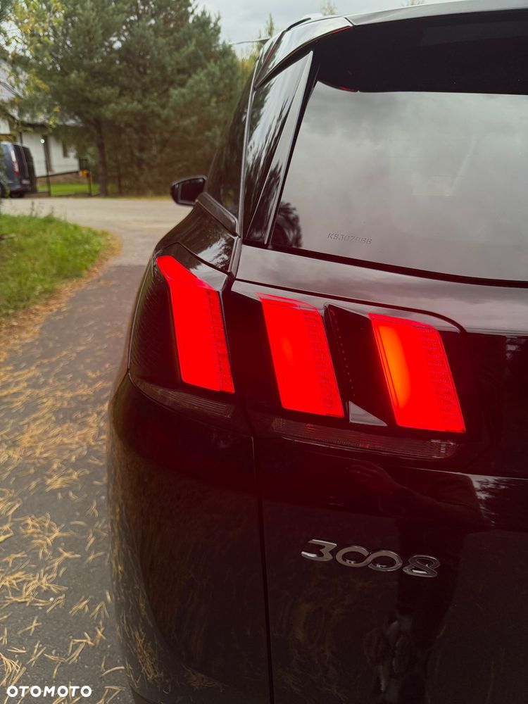 Peugeot 3008 1.2 PureTech Allure S&S EAT8 - 30