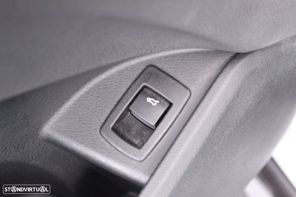 BMW X1 16 d sDrive Advantage Auto - 23