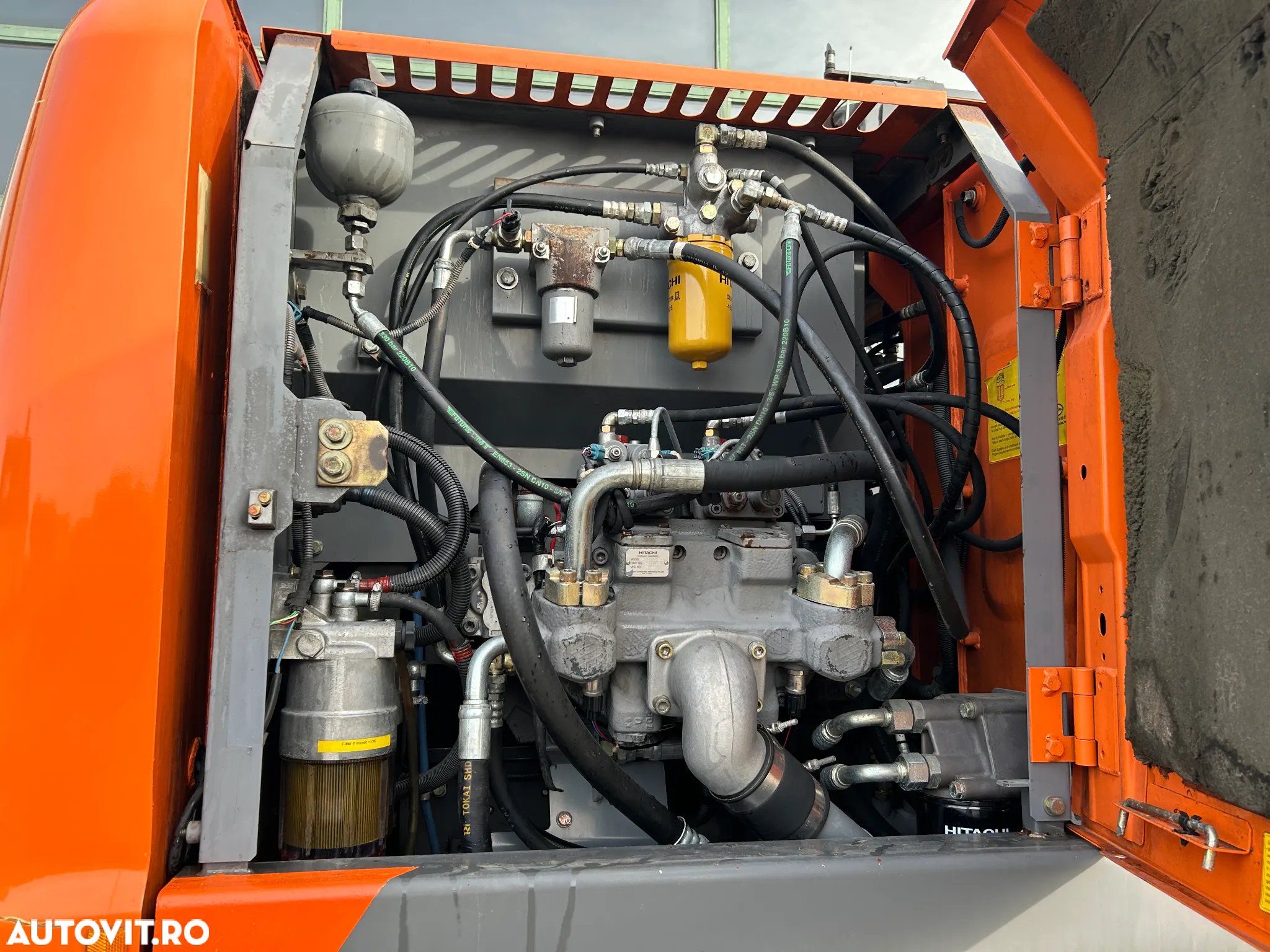 Hitachi ZX140W-3 - 11