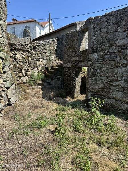 Moradia em Pedra para Reconstrução - Grande imagem: 2/11
