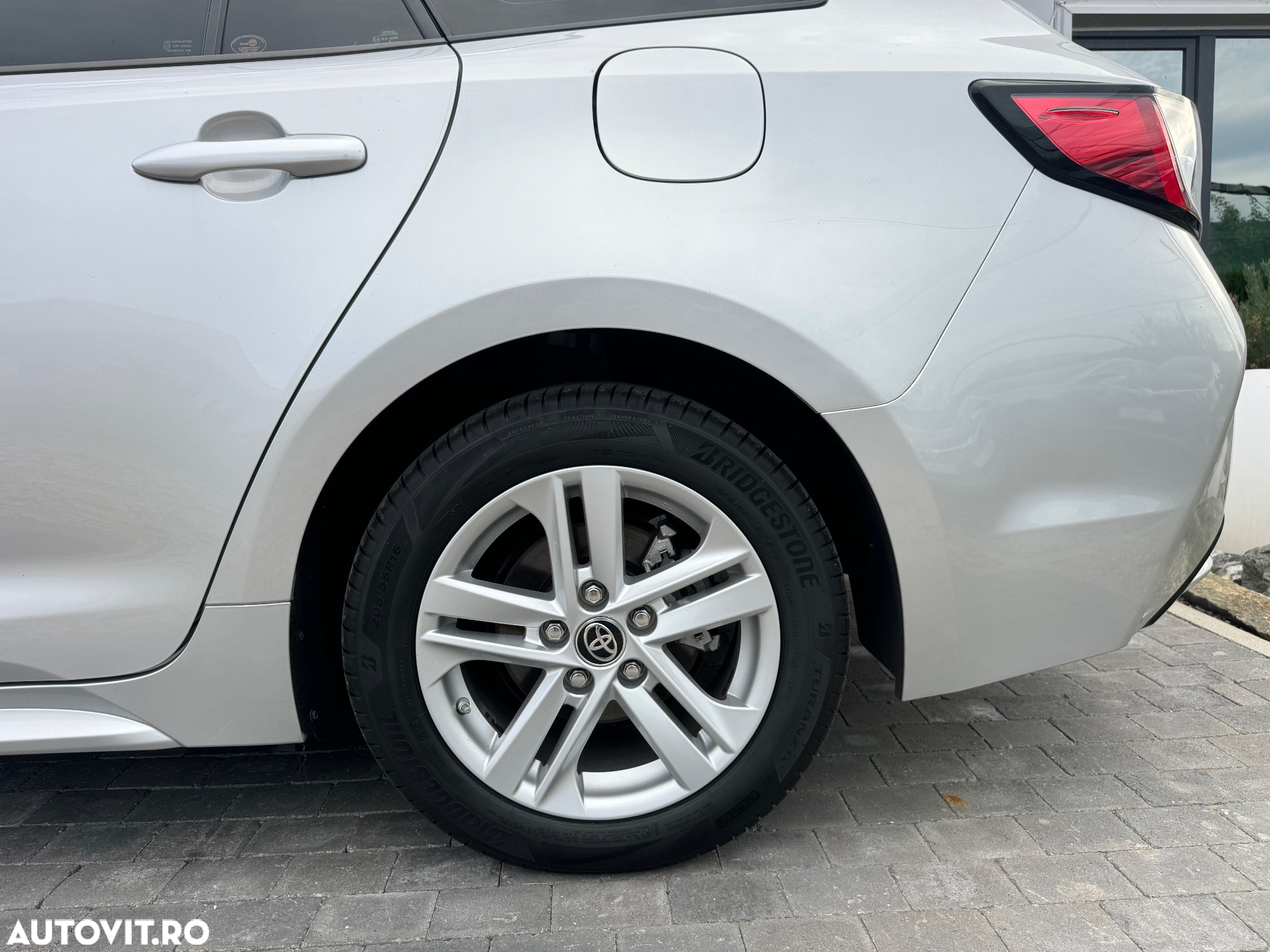 Toyota Corolla 1.8 HSD Dynamic - 25