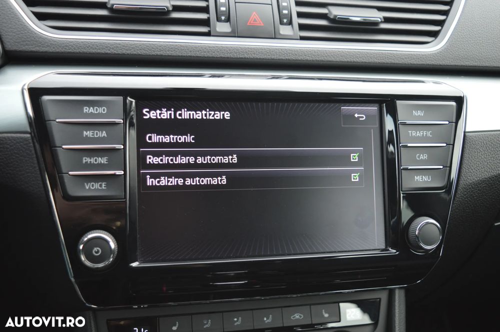 Skoda Superb 2.0 TDI DSG Ambition - 40