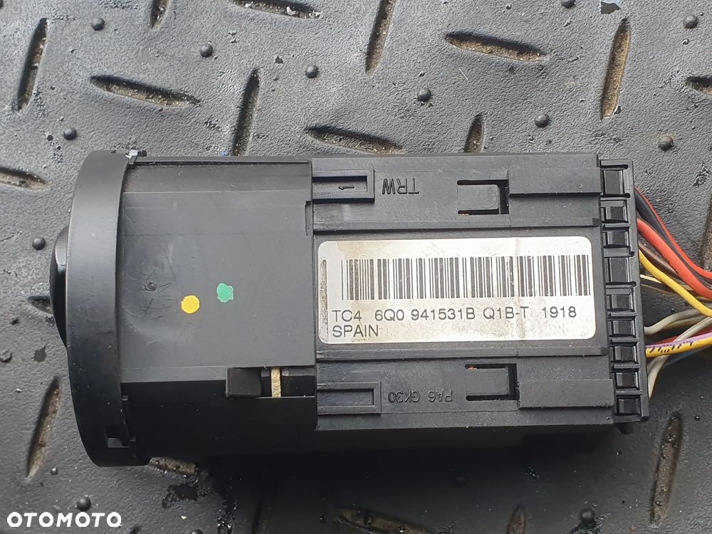 VW POLO IV 9N WŁĄCZNIK ŚWIATEŁ 6Q0941531B + WTYCZKA POSIADAM 4 SZTUKI - 2