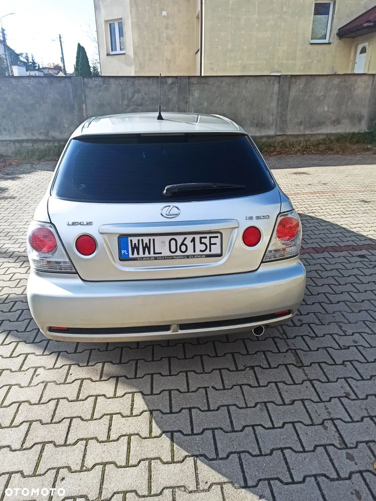Lexus IS - 2