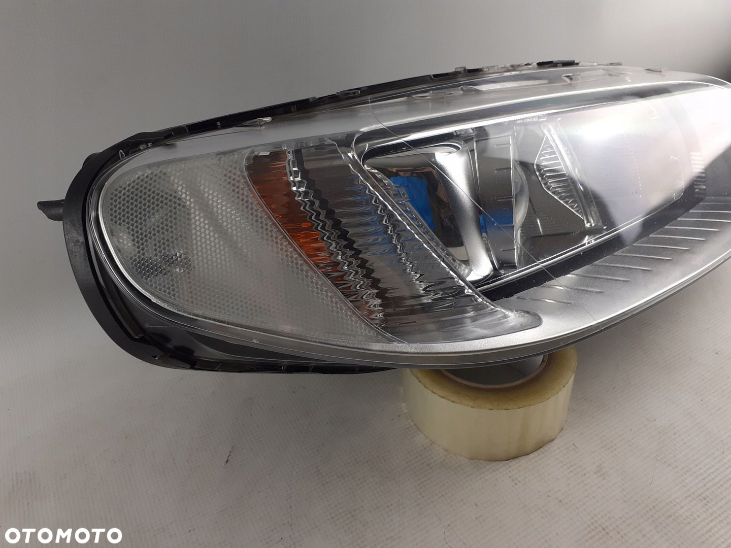 Lampa prawa przód Volvo V70 S80 bi-xenon skr 13-16 - 2